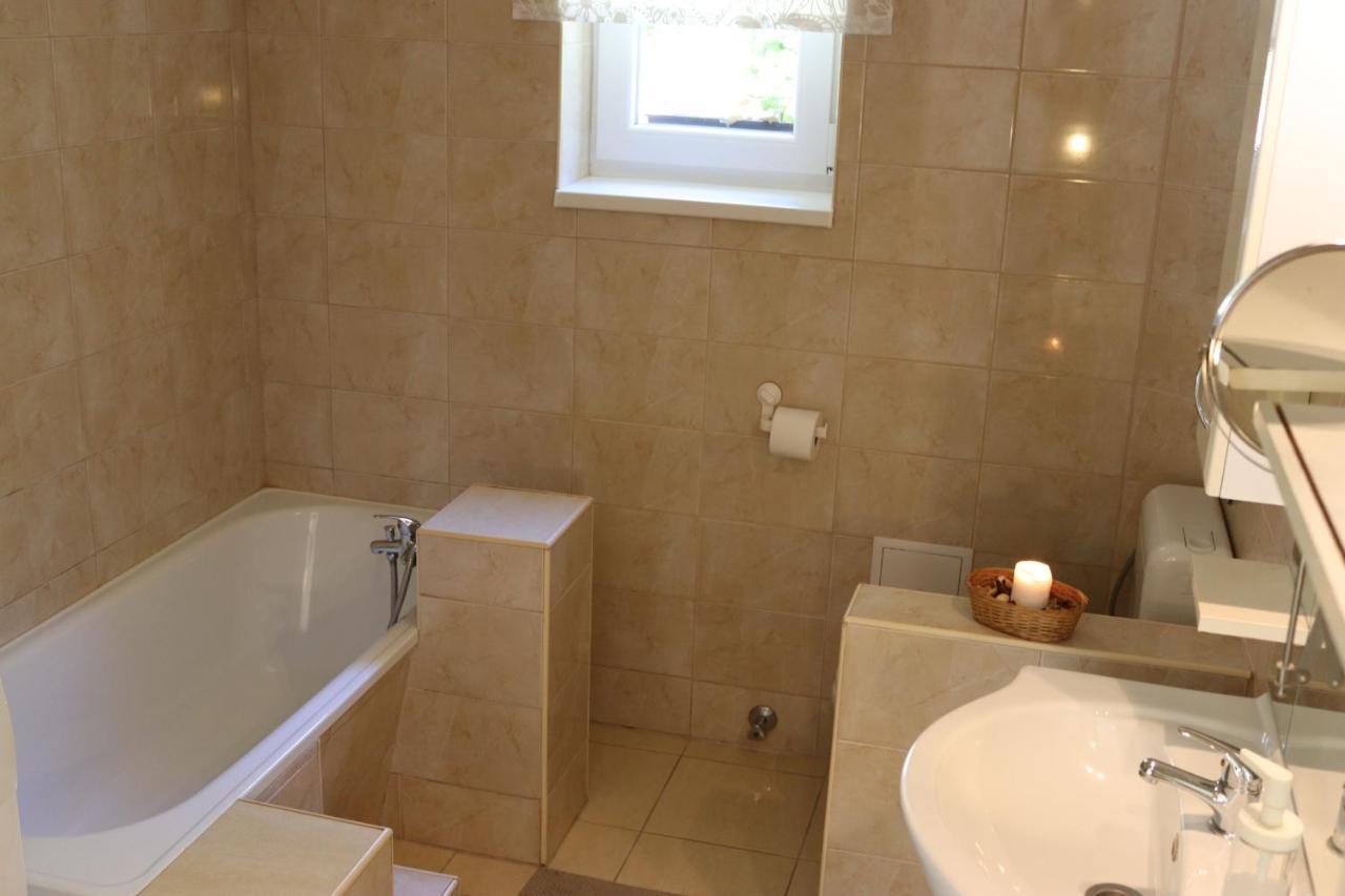 Grape&Wine Guesthouse Eger Ngoại thất bức ảnh