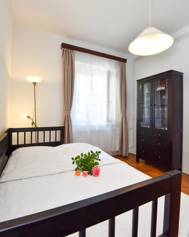 Grape&Wine Guesthouse Eger Ngoại thất bức ảnh