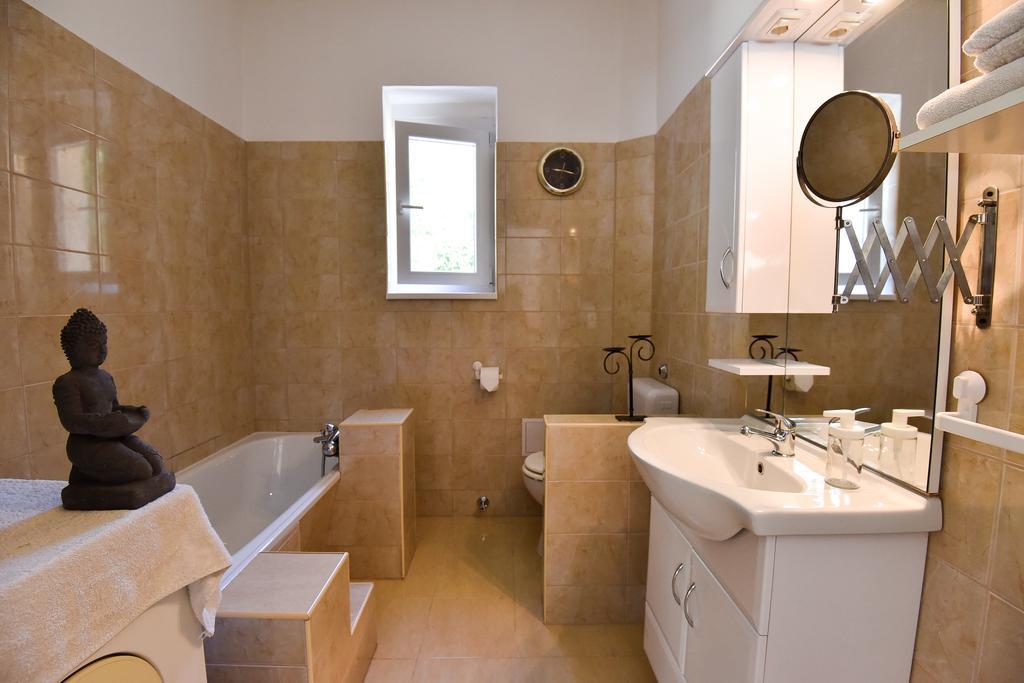Grape&Wine Guesthouse Eger Ngoại thất bức ảnh